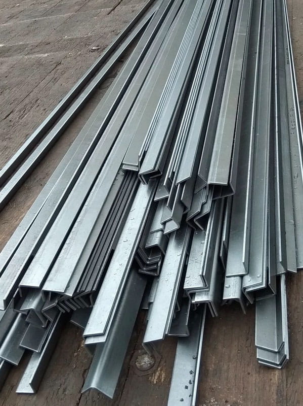 Уголки из нержавеющей стали